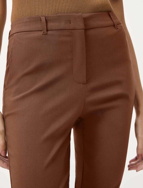 PANTALON MARRÓN