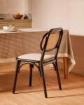 Silla Doriane de madera maciza de olmo acabado lacado negro y asiento de tela