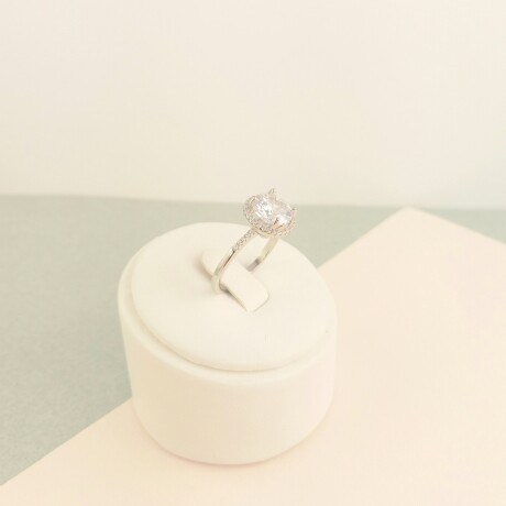 Anillo de plata 925 con baño de oro gris y circonias. Anillo de plata 925 con baño de oro gris y circonias.