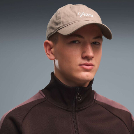 Gorra Ess Script Logo Dad Unisex Crema