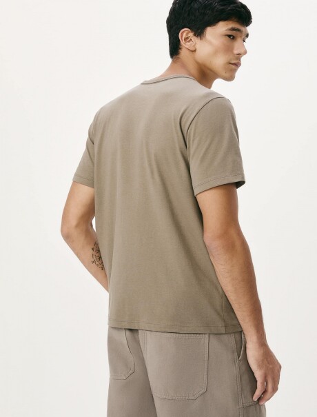 CAMISETA MANGA CORTA SLIM VERDE