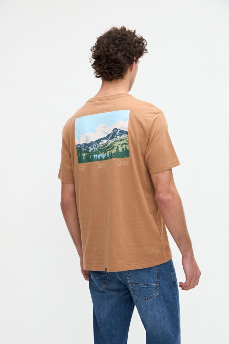 Remera Sandino - Tostado 