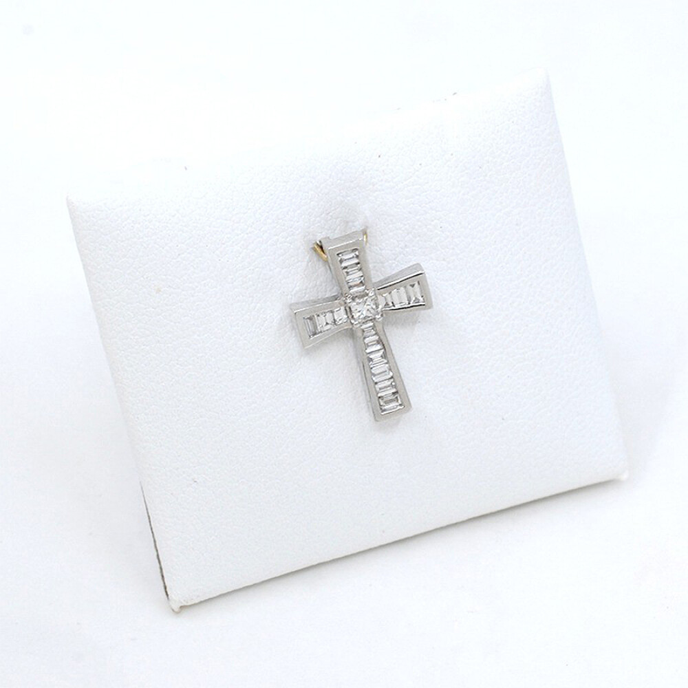 Cruz En Oro Blanco 18K Y Brillantes Cruz En Oro Blanco 18K Y Brillantes