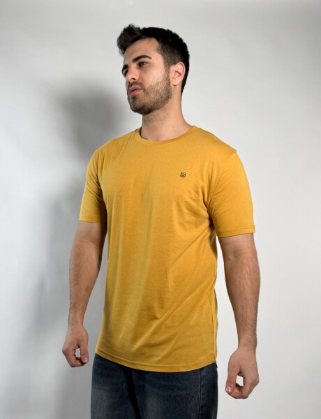 Remera Timo Mostaza