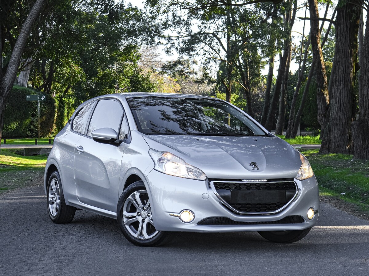 Peugeot 208 ACTIVE 1.2 EXTRA FULL| Permuta / Financia Peugeot 208 ACTIVE 1.2 EXTRA FULL| Permuta / Financia