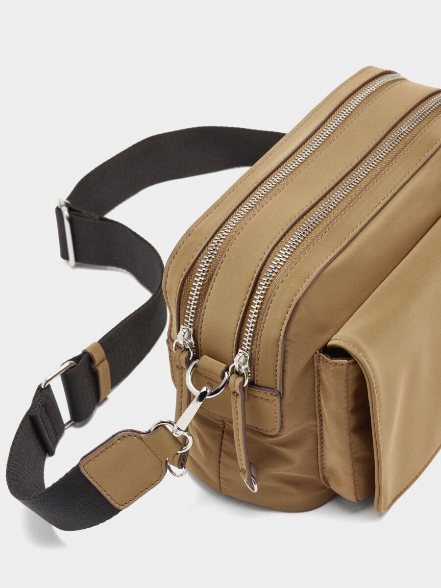 Bolso Bandolera De Nylon Con Solapa camel