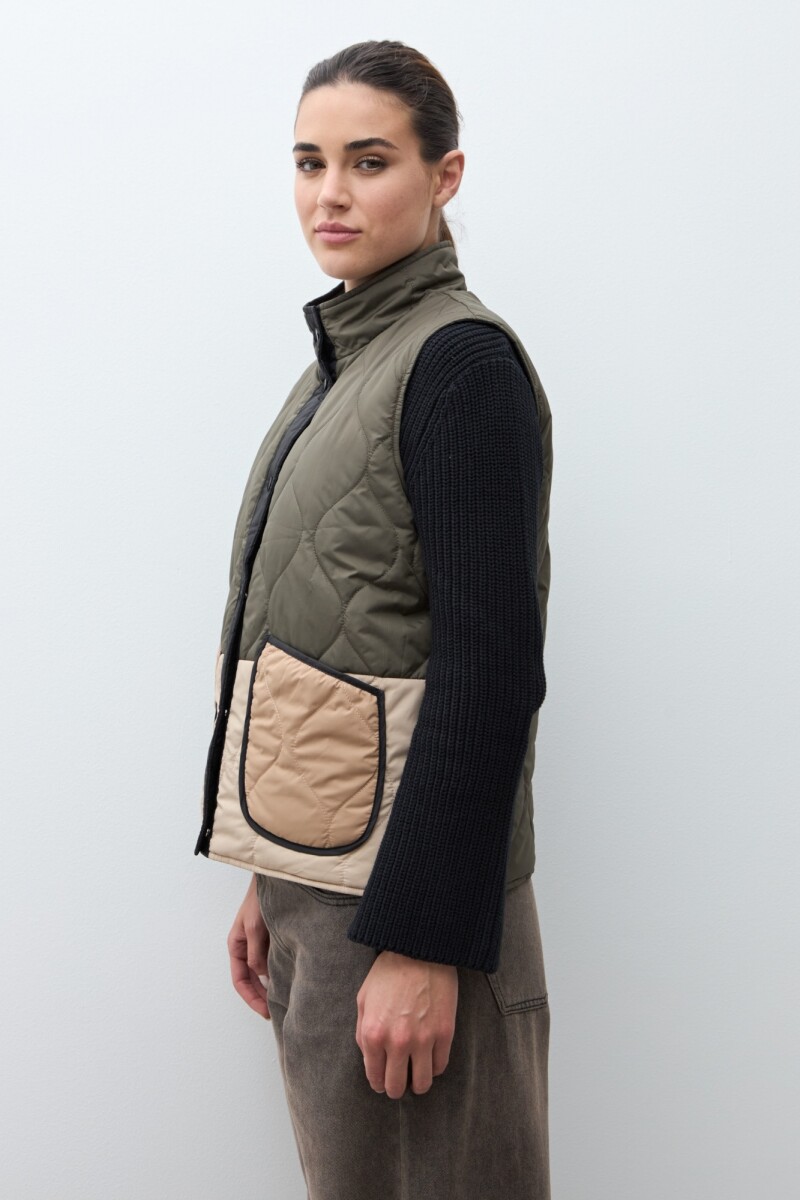 Chaleco capitoneado reversible verde oliva