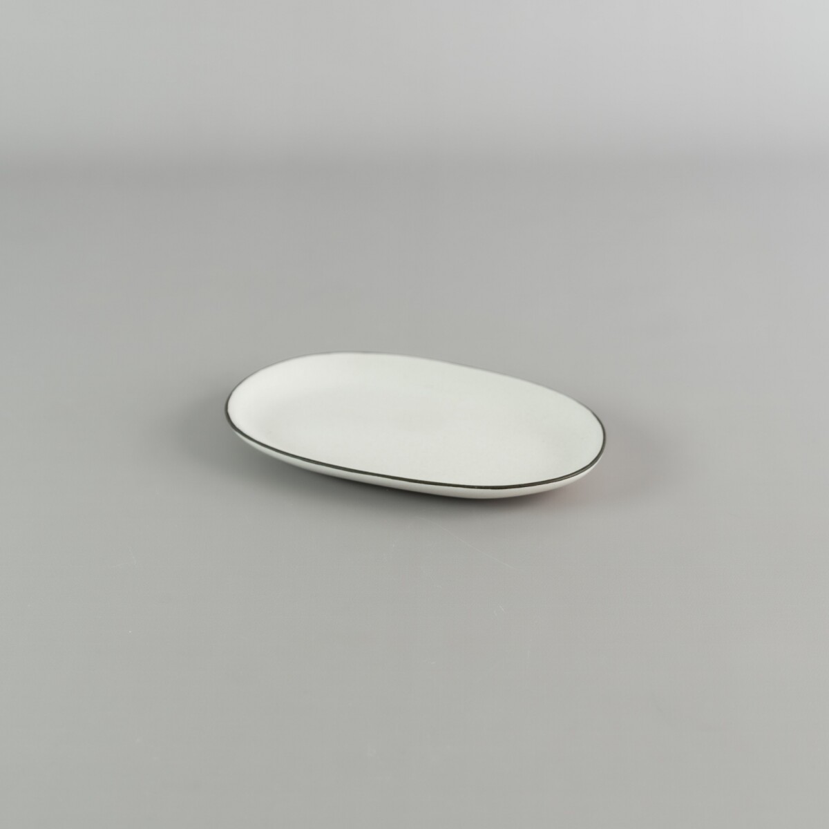 Plato oval 20 x 13 cm Skylarke White 