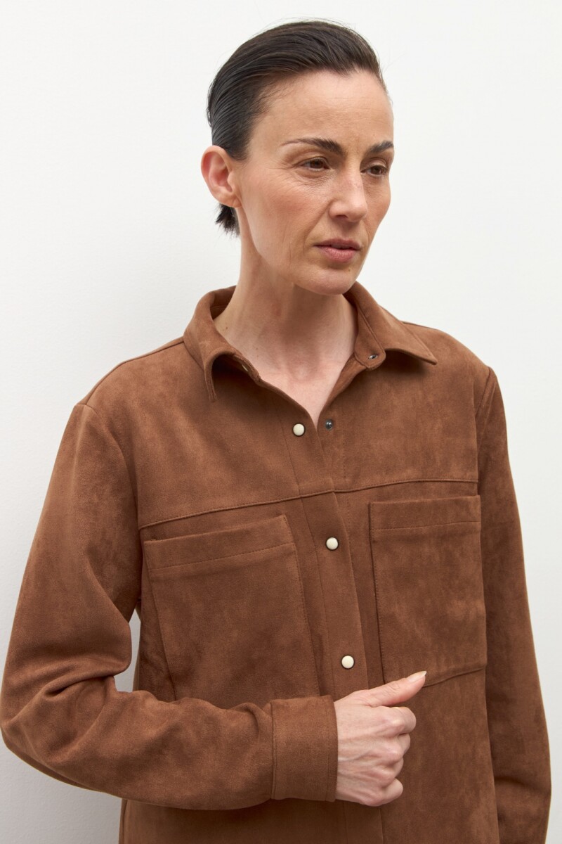 Camisa simil gamuza tostado