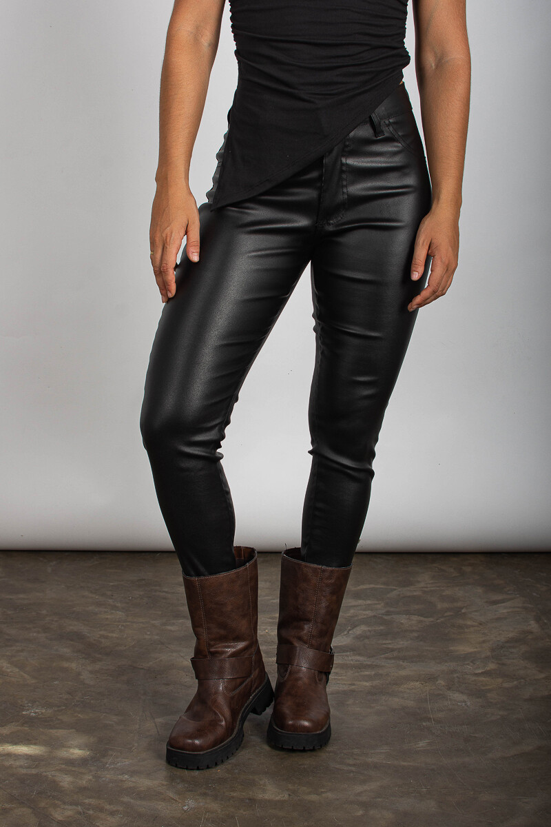 Pantalón cuerina Negro chupin