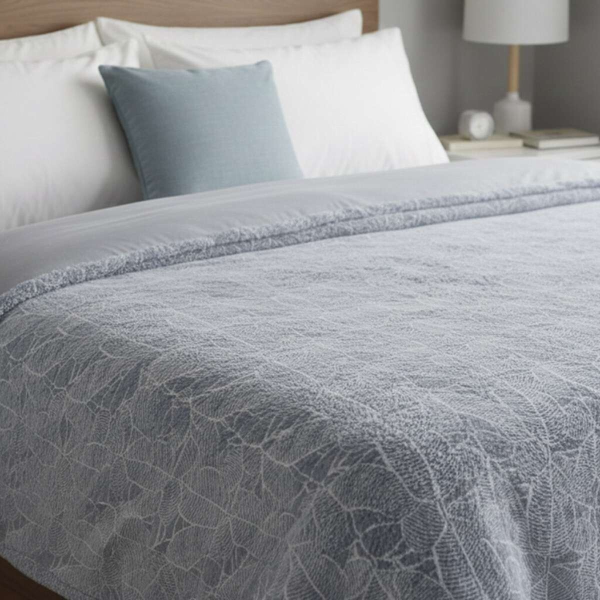Frazada con Corderito King Size Home Class 240 x 260 cm - Hoja Celeste 