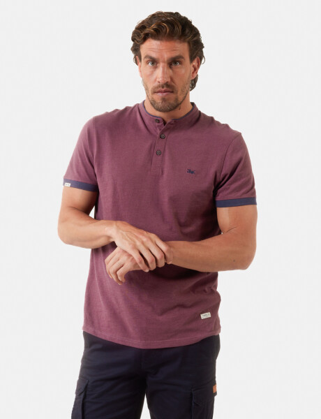 REMERA LISA CUELLO MAO Bordo