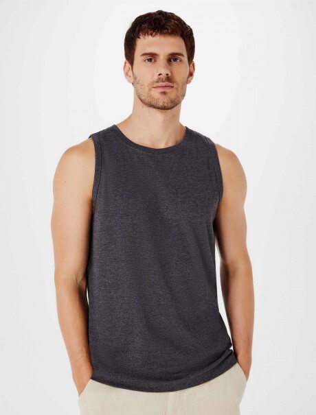 MUSCULOSA BÁSICA WORLD GRIS OSCURO