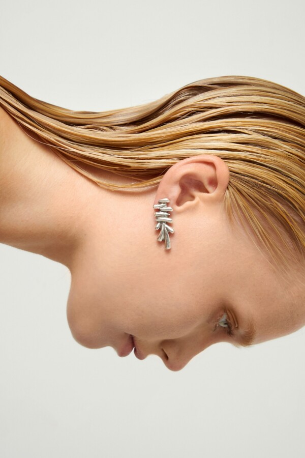 PENDIENTES DE ALEACIÓN DE METALES BAÑADO EN PLATA DE LEY Pendiente