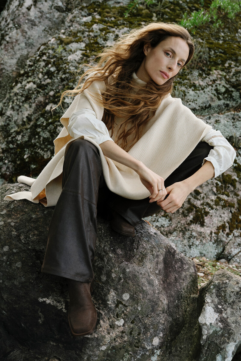 PONCHO ROMPEVIENTO NATURAL