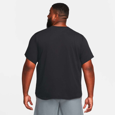 Remera Nike Dri-Fit Primary Stmt de Hombre Negro
