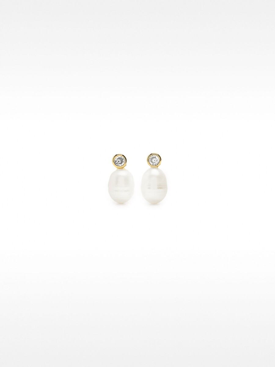 Pendientes Cortos Con Perla De Agua Dulce dorado