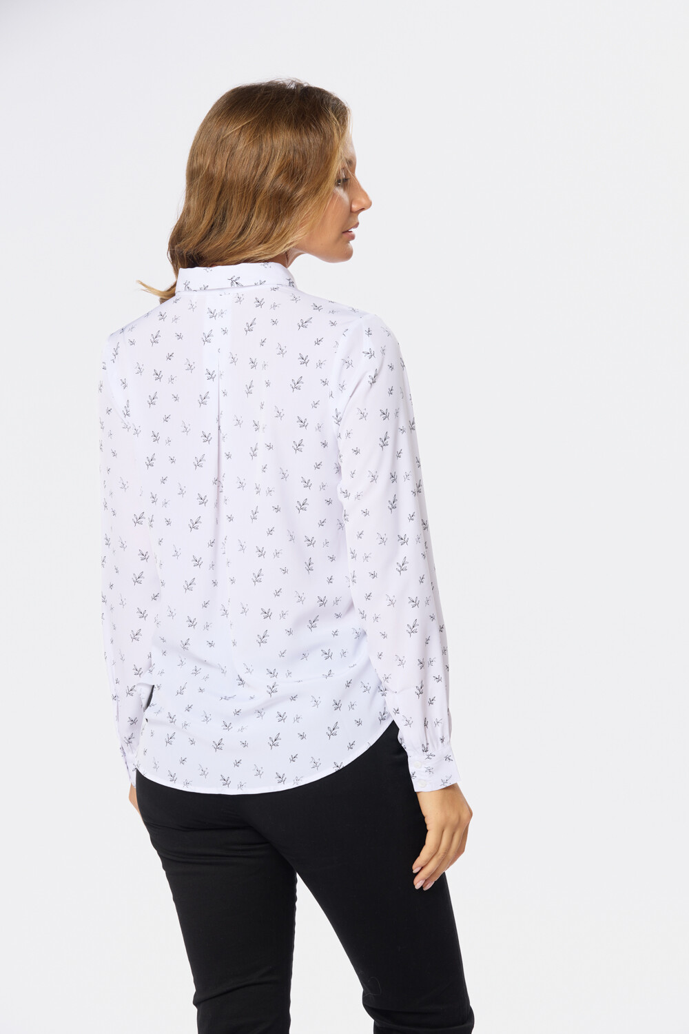 CAMISA ESTAMPADA Hojas negras