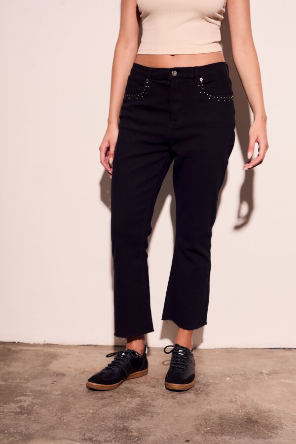 Jean Flare Tachas Negro