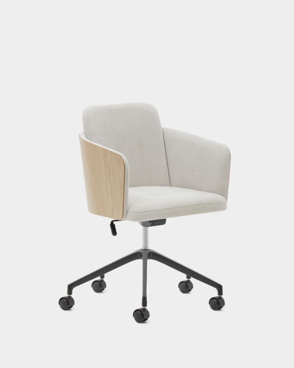 Silla de escritorio Madai de chenilla beige y chapa de fresno con acabado tono natural Silla de escritorio Madai de chenilla beige y chapa de fresno con acabado tono natural