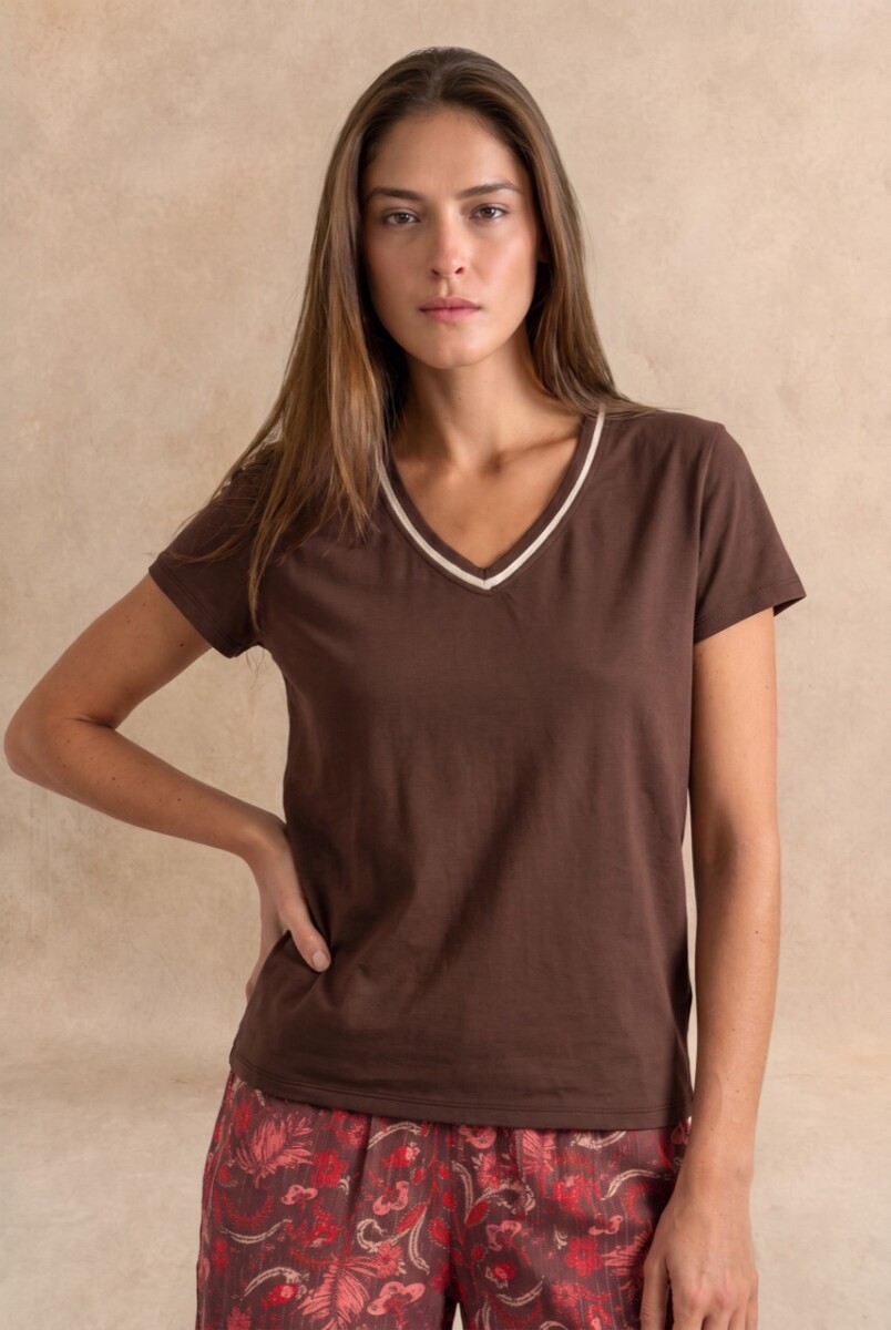 Remera Escote V Algodón - Chocolate 