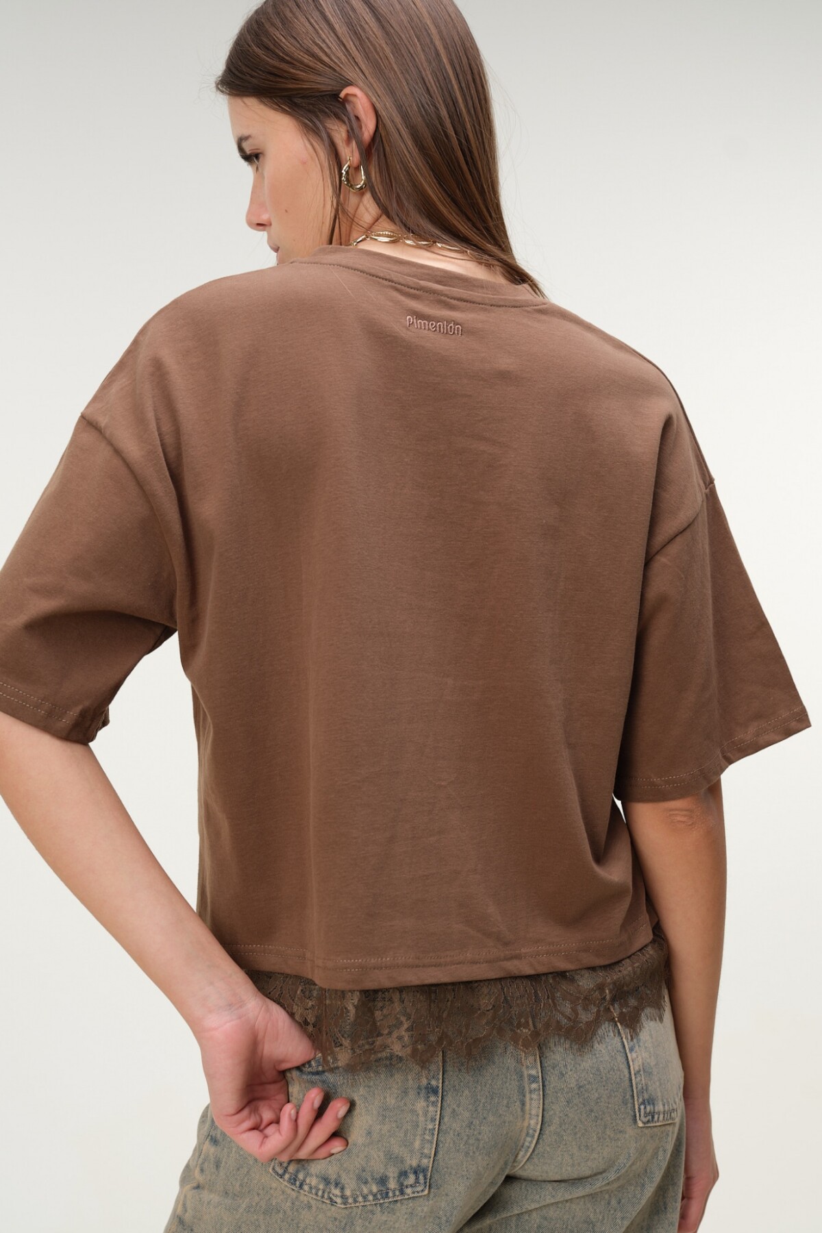 Remera Boxy Algodón Encaje Marron