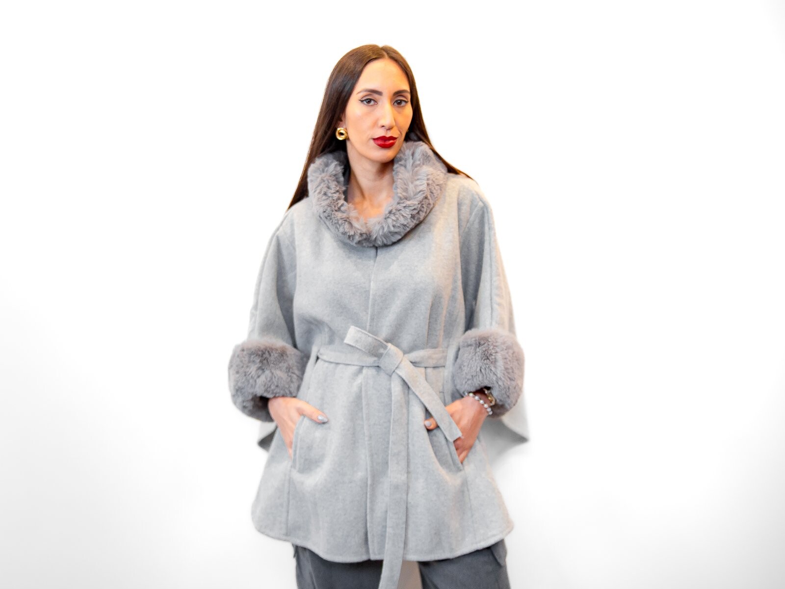 PONCHO LISO C/LAZO - GRIS 