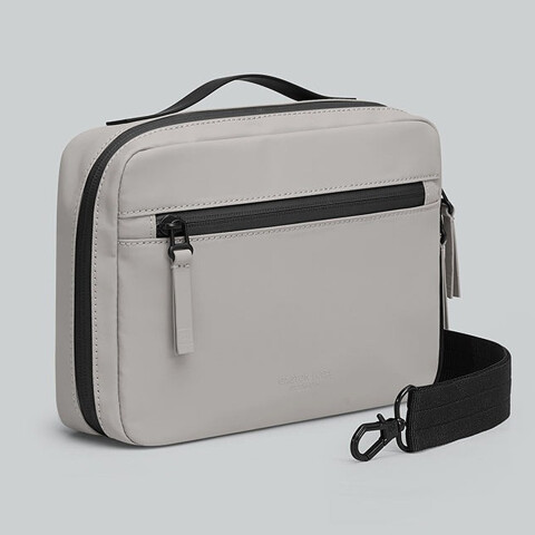 Bolso Gastón Luga Dash Horizontal Vertical Impermeable Color Gris