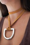 Estribo Tiento Necklace Camel Plateado