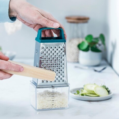 Rallador 4 caras inox con contenedor Rallador 4 caras inox con contenedor
