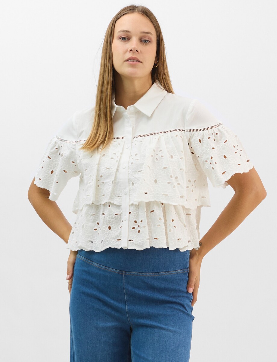 Camisa De Algodón Con Bordado Suizo Y Volados - Crudo 