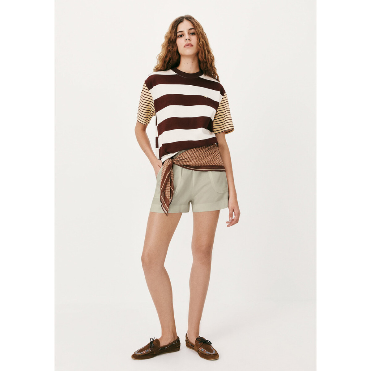 SHORTS FEM - OLIVA CLARO 