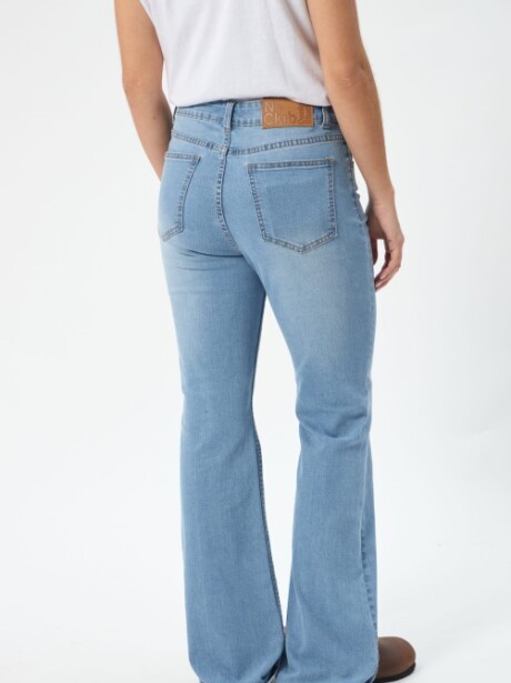 PANTALÓN DENIM MAREA AZUL CLARO