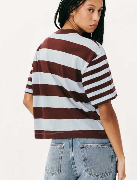 CAMISETA DE RAYAS CON BORDADO MULTICOLOR