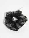Skunzies Texturada Scrunchie Con Lunares - Negro