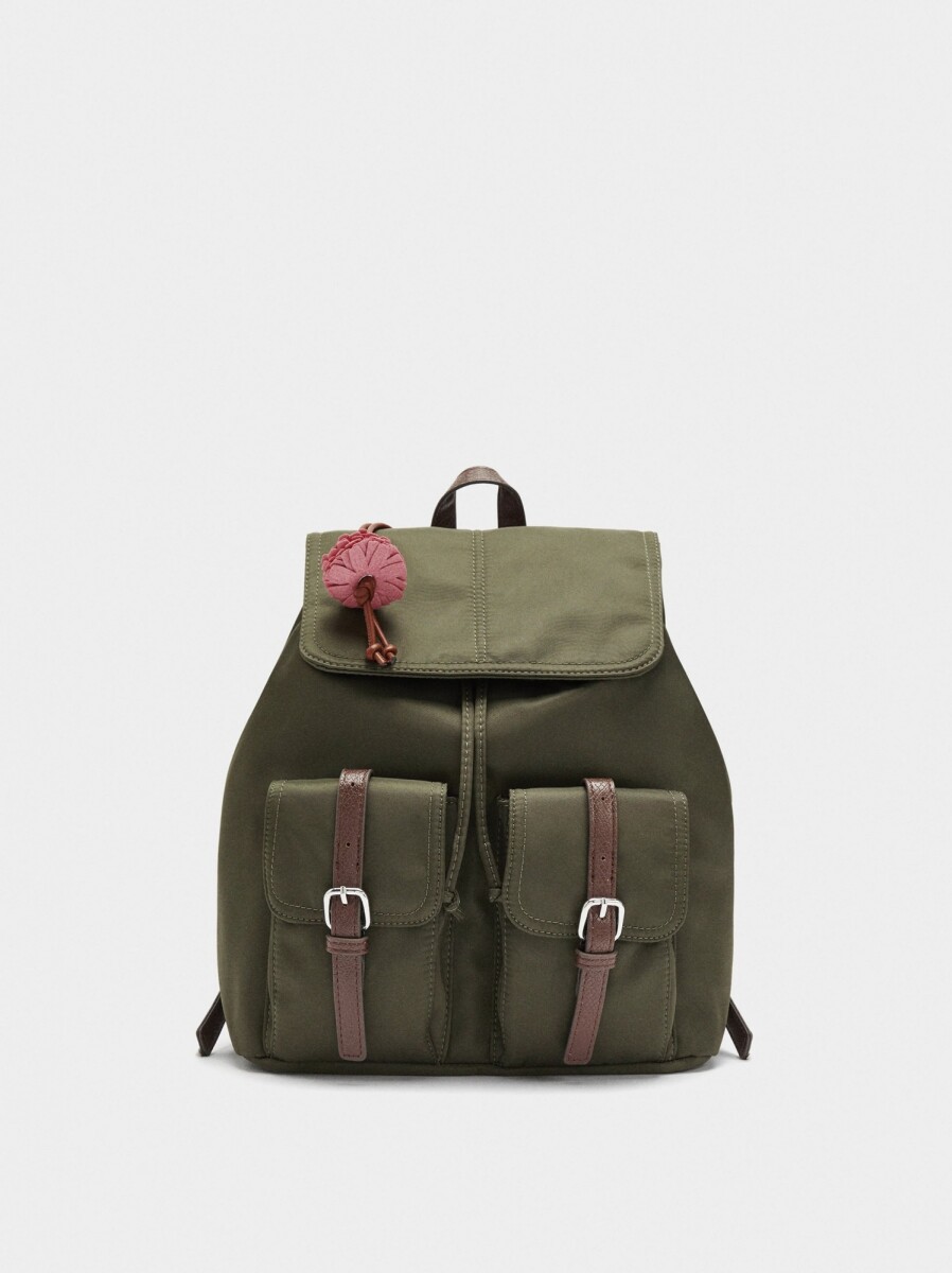 Mochila De Nylon Con Colgante - caqui 