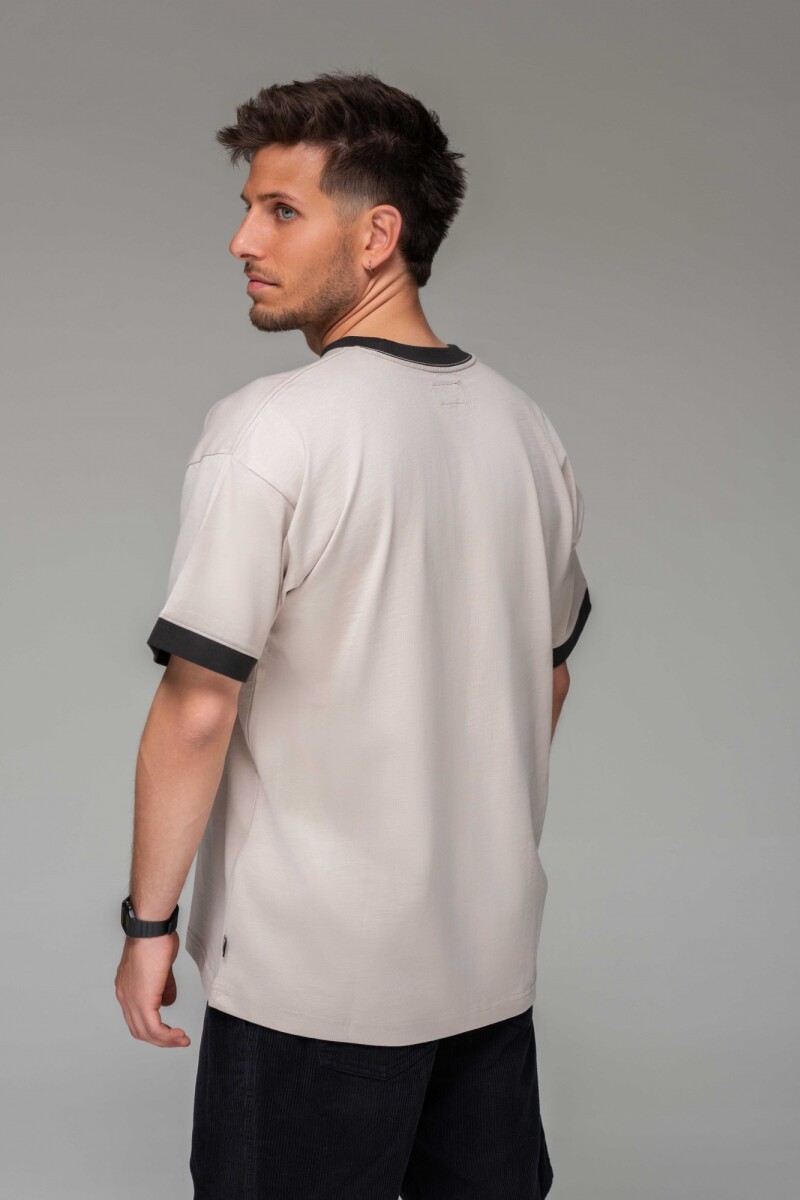 REMERA SCRIPT RINGER SS Stone F-crudo