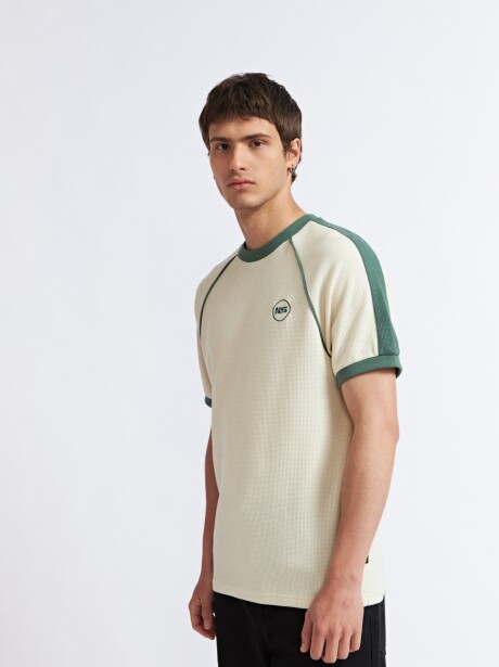 REMERA SPORT CRUDO