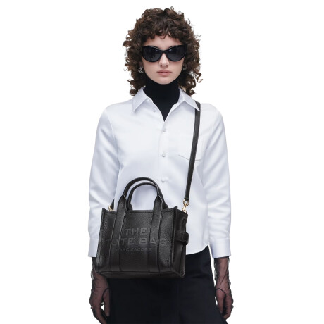 MARC JACOBS - THE LEATHER SMALL TOTE BAG 001