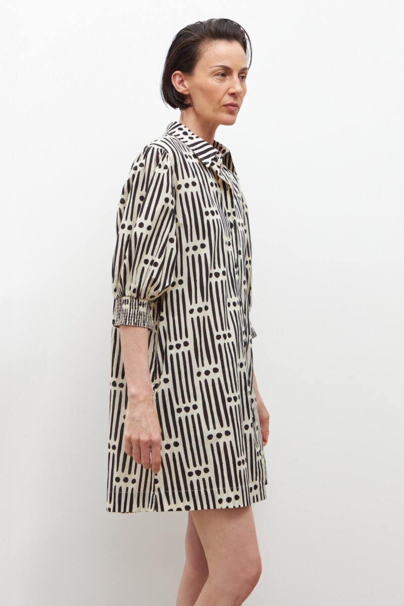 Vestido camisero estampado geométrico negro