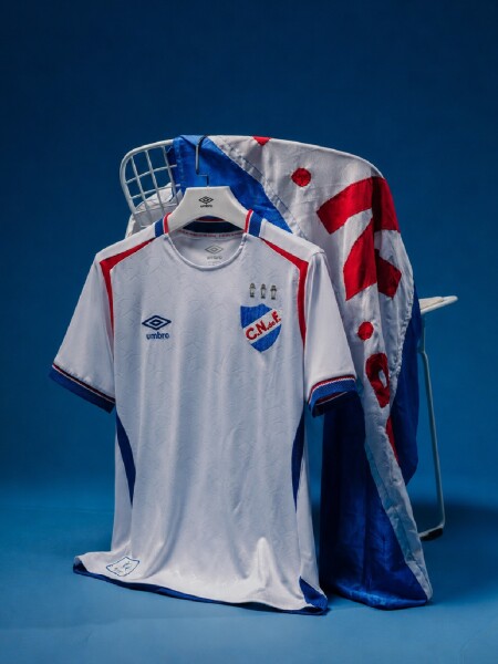 CAMISETA HOME OFICIAL 2025 Nacional Hombre Blanco, Azul Royal, Rojo