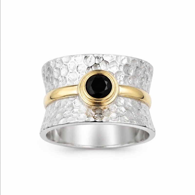 Anillo plata y lamina de oro martillado con zirconia azul Anillo plata y lamina de oro martillado con zirconia azul