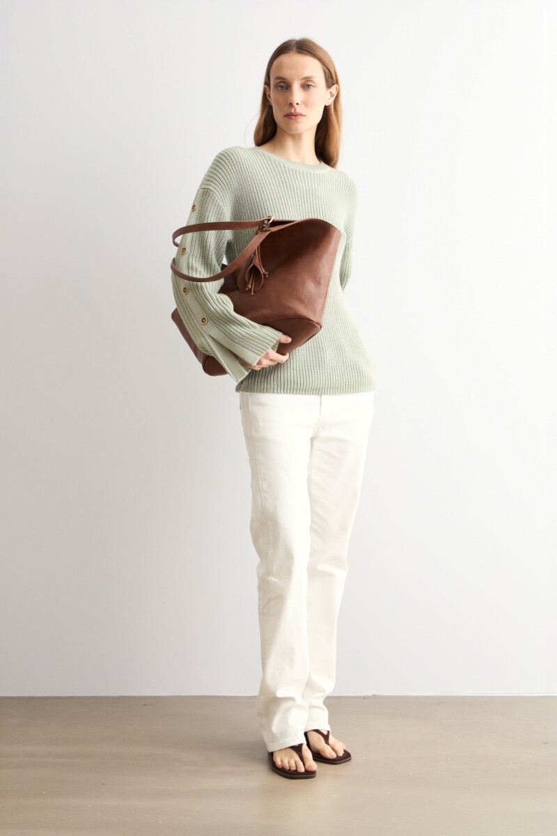 Sweater con botones verde pastel