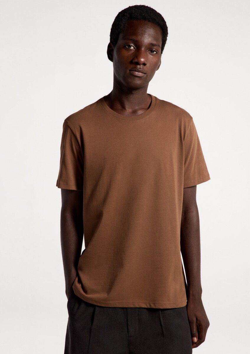 CAMISETA BÁSICA UNISSEX REGULAR WORLD - T-SHIRT MM MASC 