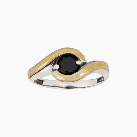 Anillo en Plata y Oro con circonia central color negro Anillo En Plata Y Oro Con Circonia Central Color Negro