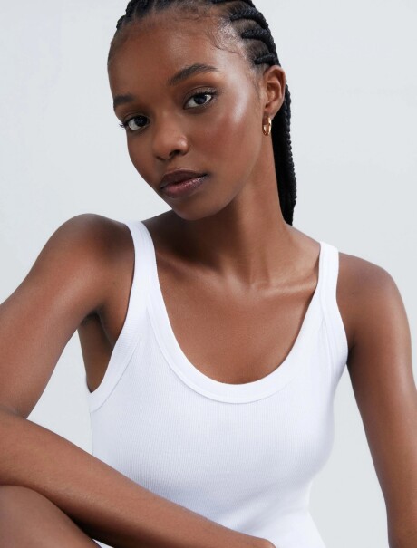 MUSCULOSA BÁSICA SLIM BLANCO