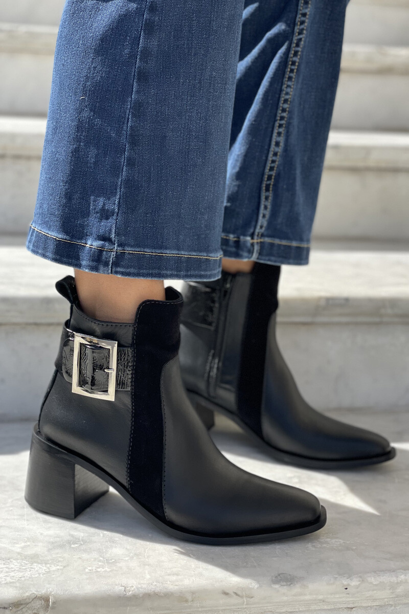 Bota ela Negro