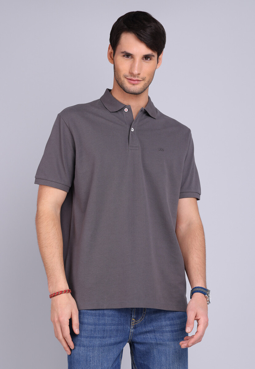 Remera con cuello Arrow - GRIS 