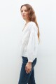 Blusa romántica con bordados blanco