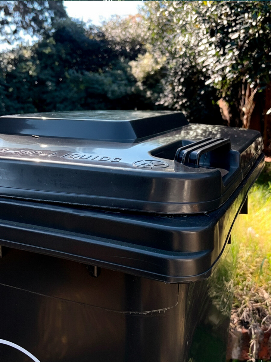 CONTENEDOR PARA RESIDUOS 240L negro